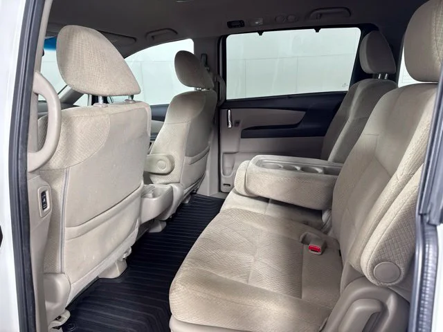 Used 2016 White Honda SE image 12