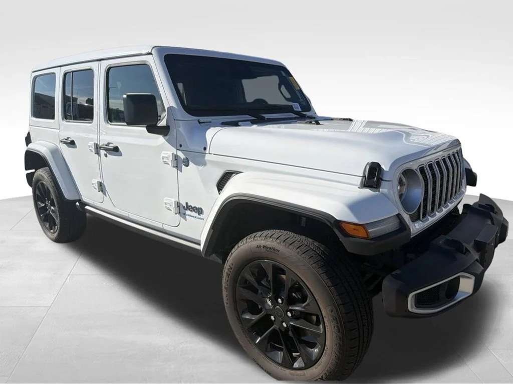 Used 2025 White Jeep Sahara 4xe image 15
