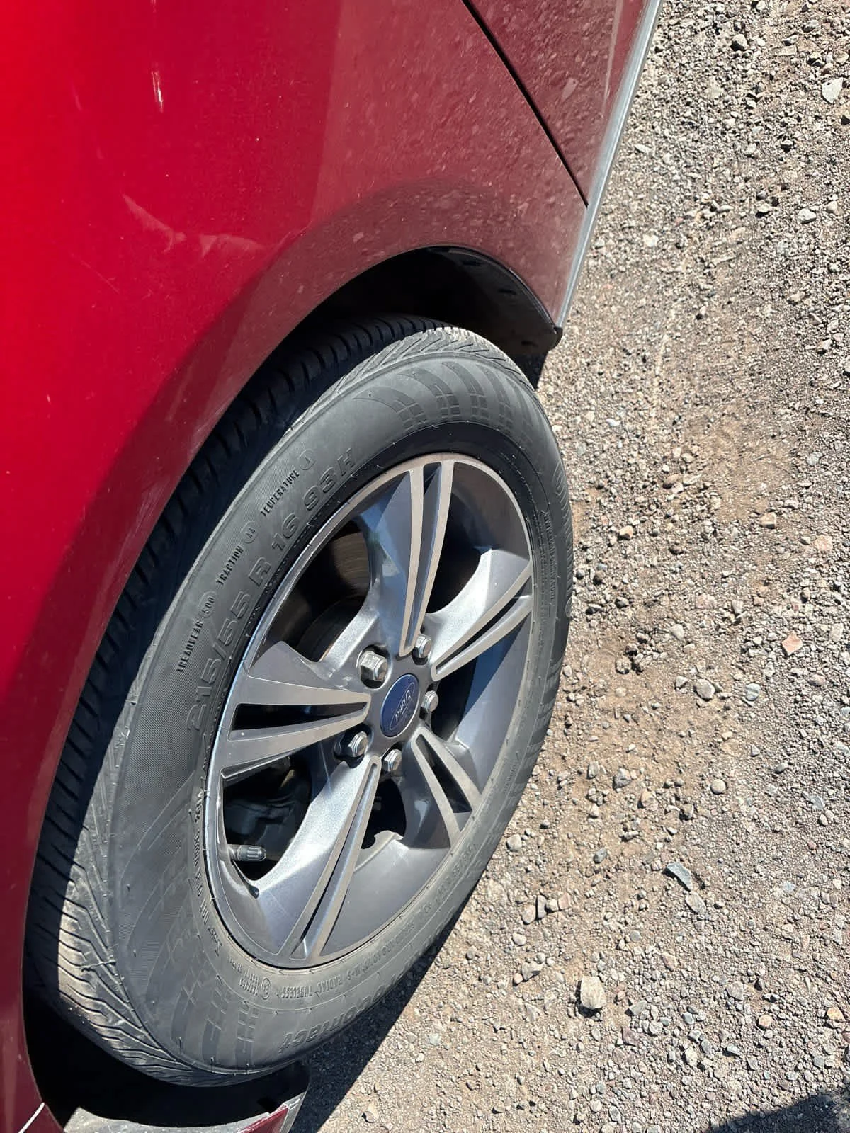 Used 2014 Ruby Red Tinted Clearcoat Ford SE image 12