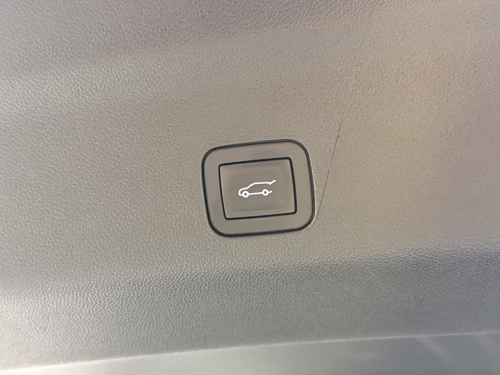 2026 GMC Yukon AT4 Ultimate - Photo 19