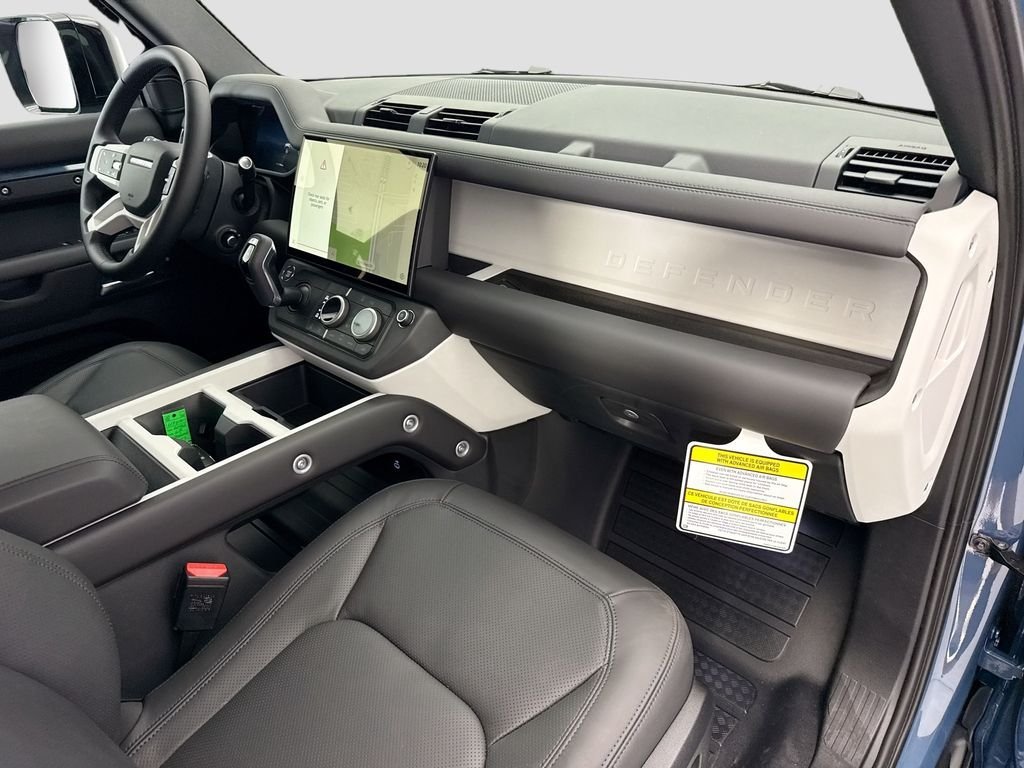 New 2026 Tasman Blue LAND ROVER S image 16