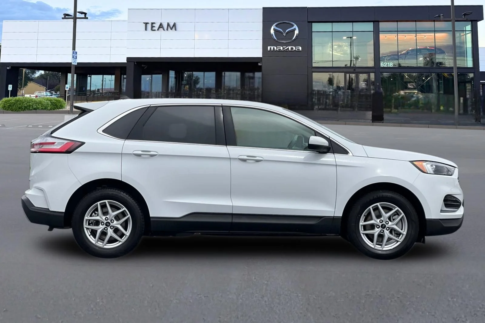 Used 2024 White Ford SEL image 3