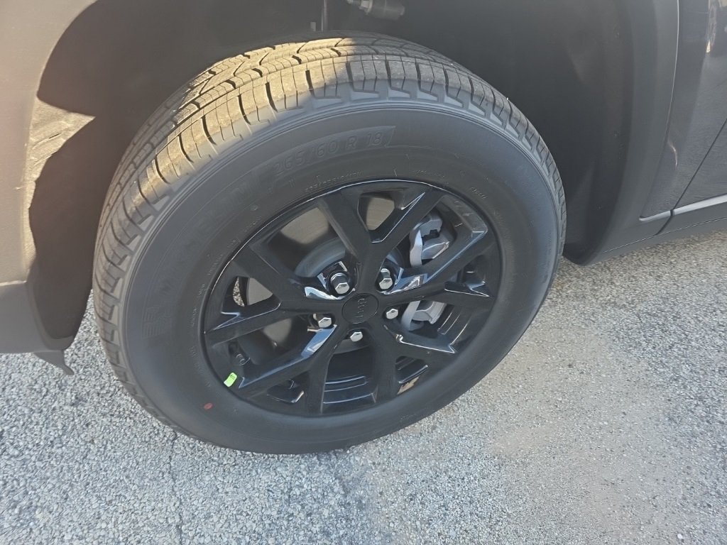 2025 Jeep Grand Cherokee Altitude photo 4