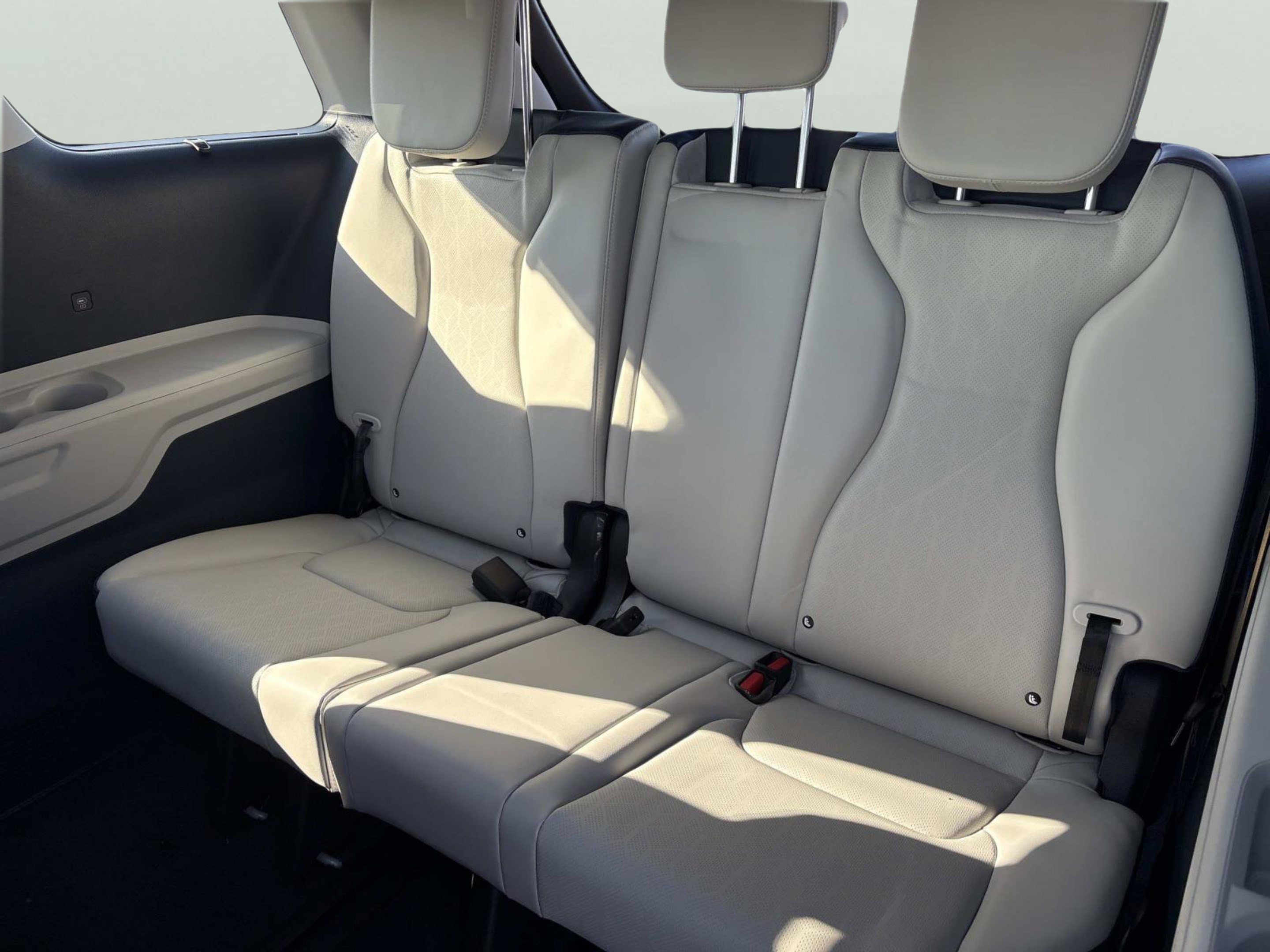 2026 Kia Carnival EX - Photo 14