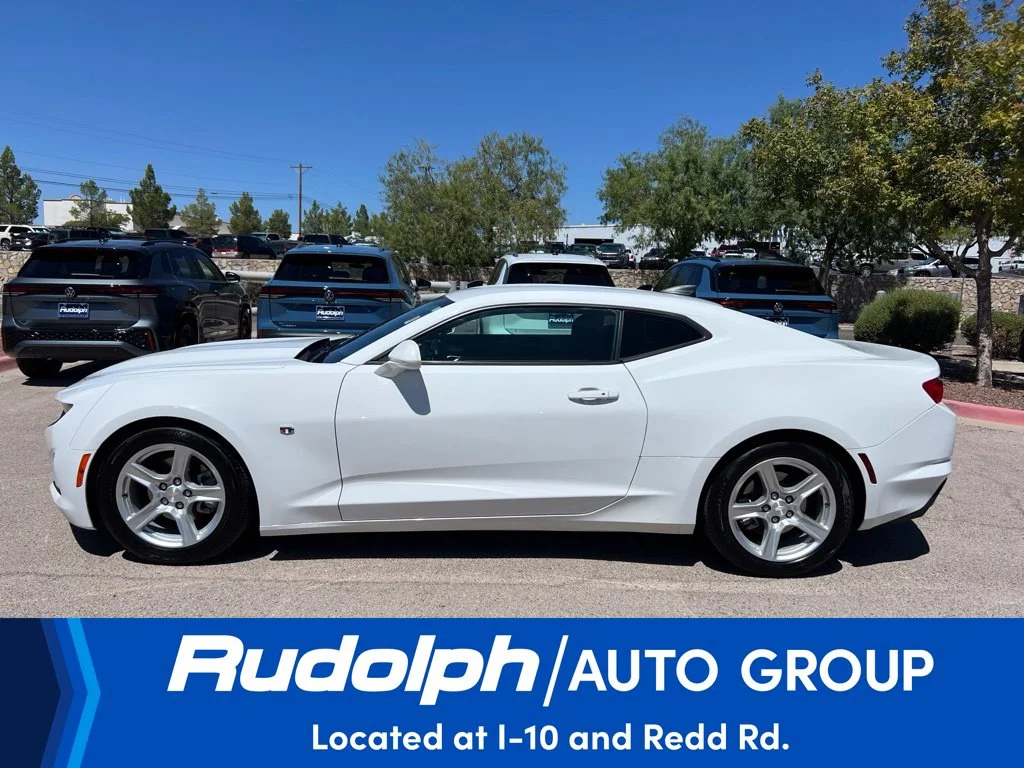 Used 2022 Summit White Chevrolet 1LT image 2
