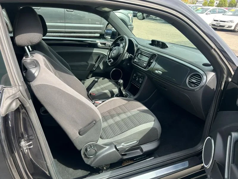2012 Volkswagen Beetle 2.0 - Photo 18