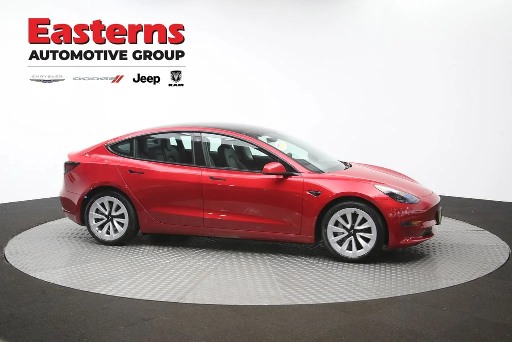 Used 2021 Red Tesla Standard Range Plus image 39