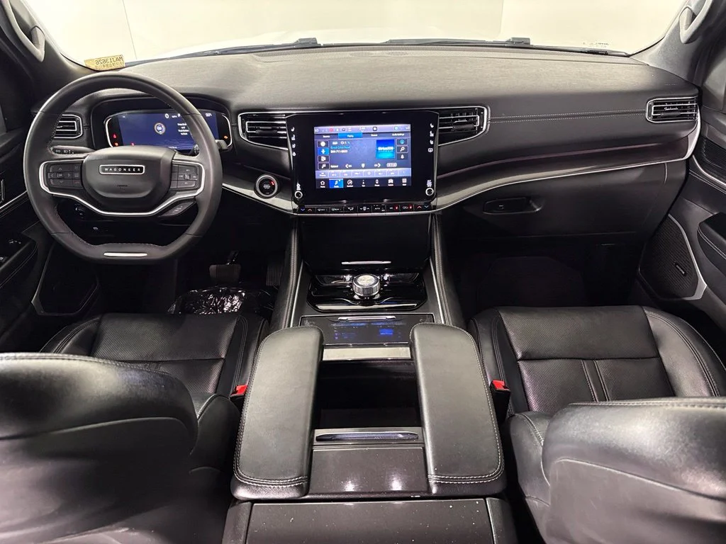 Used 2023 White Jeep Base image 37