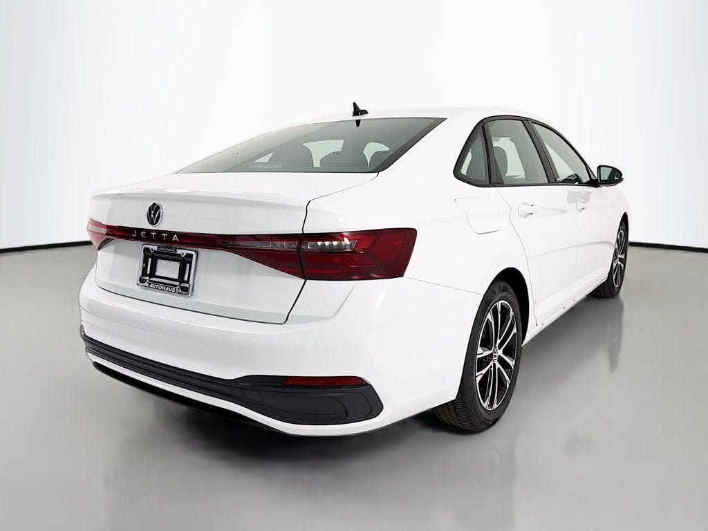 2026 Volkswagen Jetta Sport - Photo 7