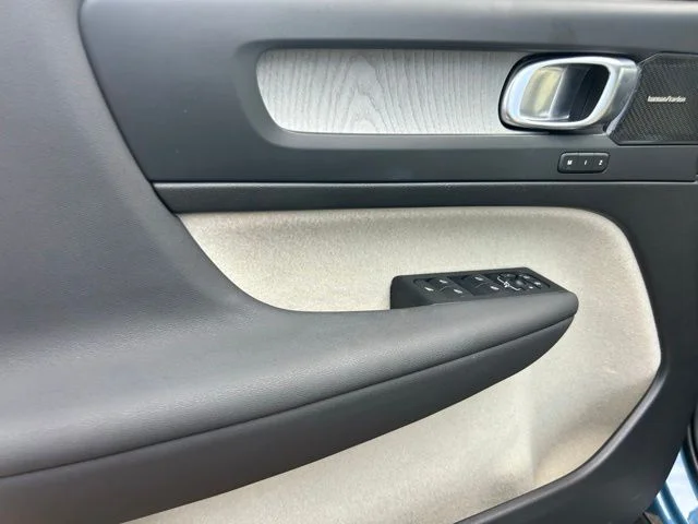2024 Volvo XC40 Plus - Photo 27
