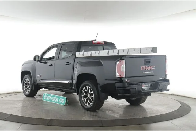 Used 2022 Black GMC AT4 w/Cloth image 8