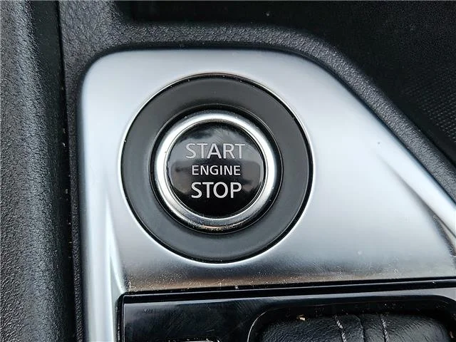 Used 2025 Gray Nissan SV image 16