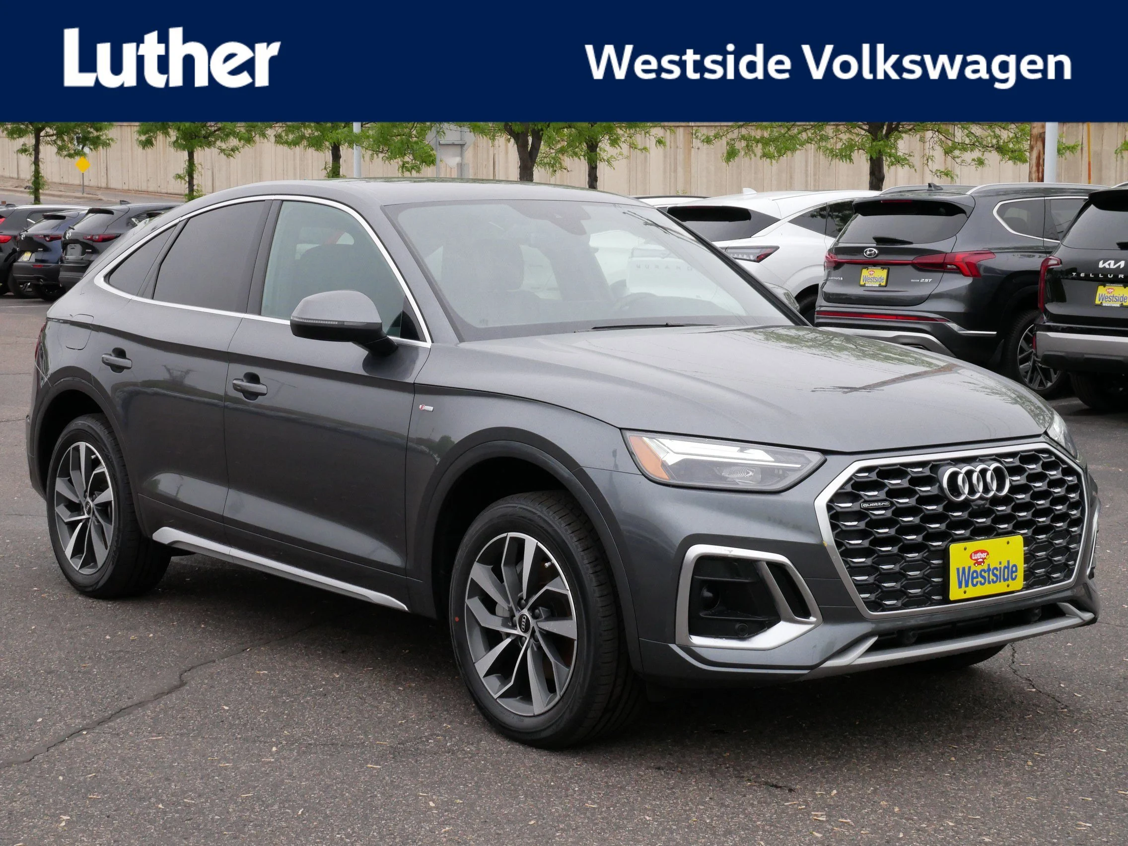 2023 Audi Q5 Sportback 45 Premium Plus's photo