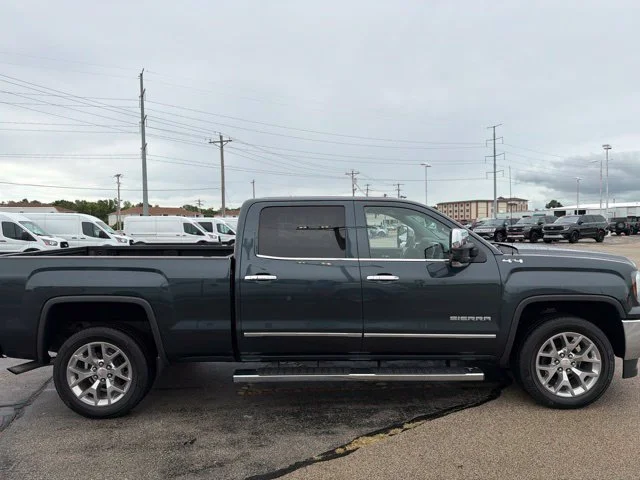Used 2018 Dark Slate Metallic GMC SLT image 4