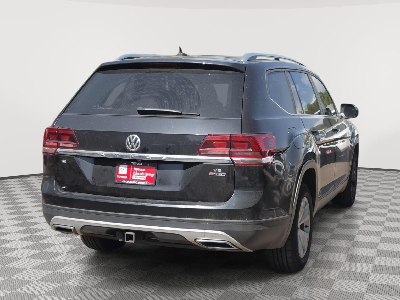 Used 2019 Deep Black Pearl Volkswagen 3.6L V6 SE image 7