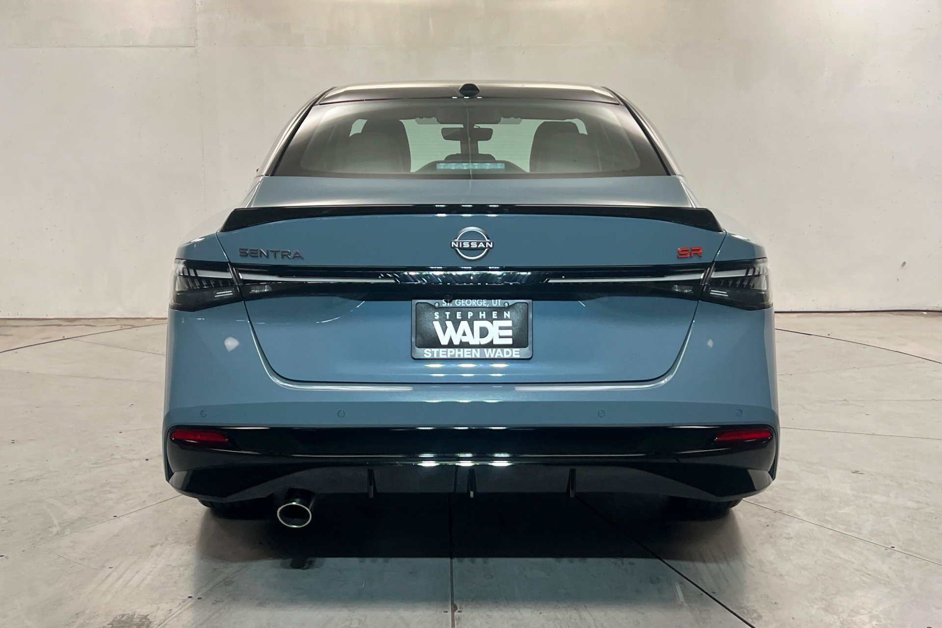 New 2026 Atlantic Gray Metallic / Super Black Two-tone Nissan SR image 5