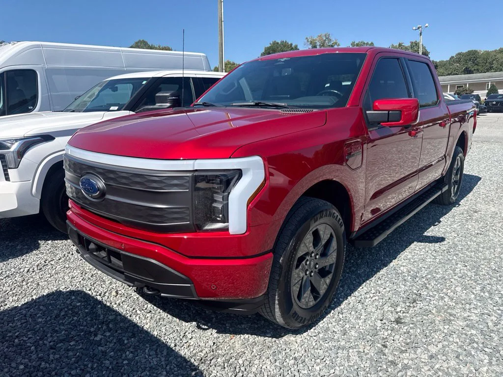 Used 2023 Red Ford Lariat image 1