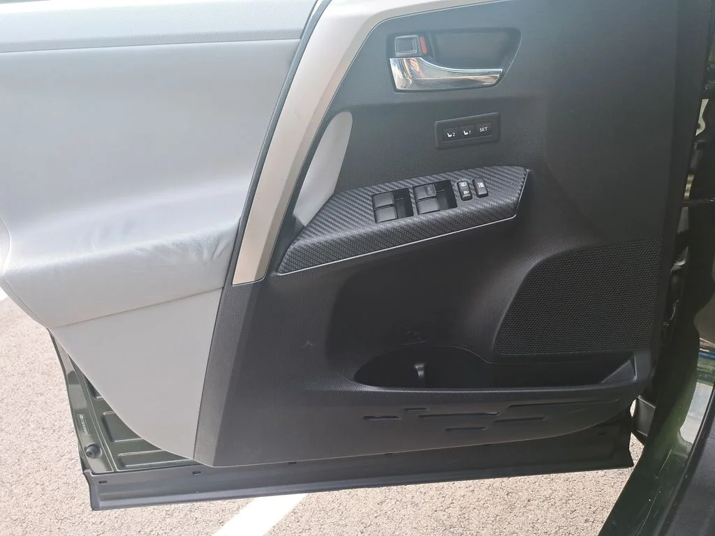 Used 2013 Green Toyota Limited image 17