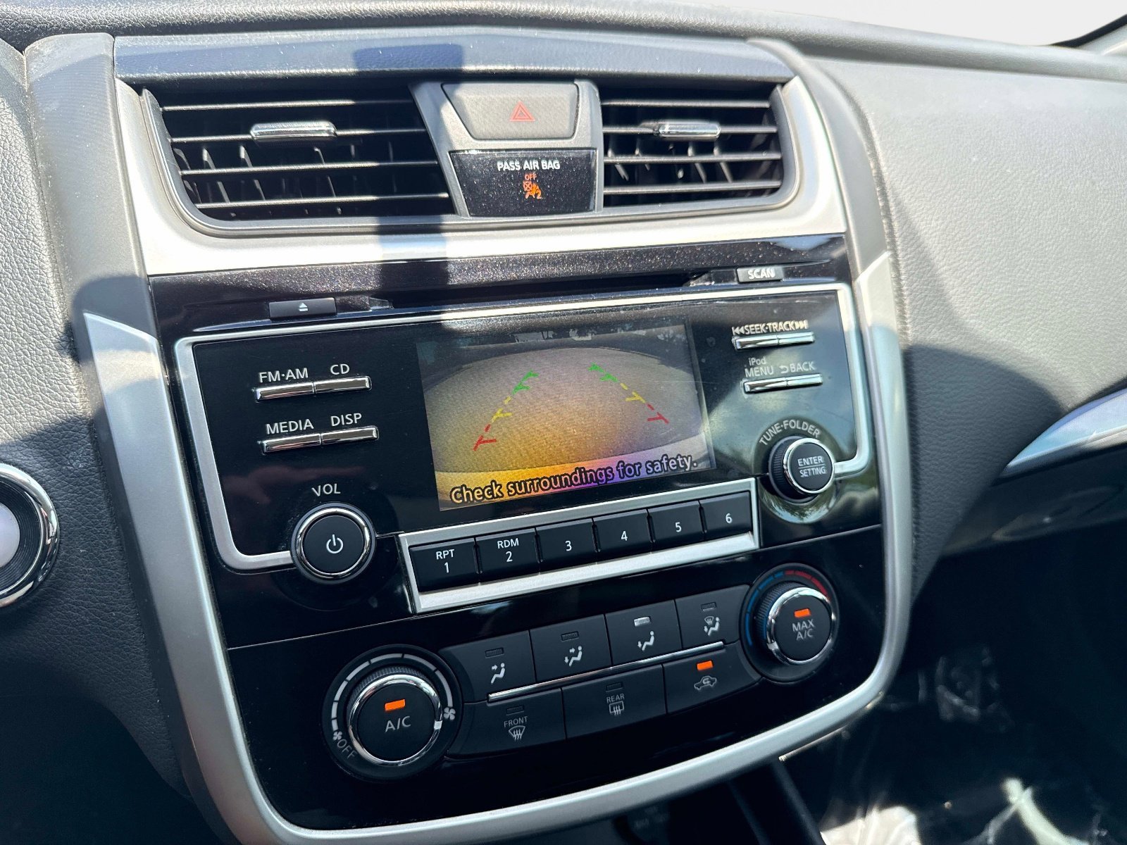 Used 2018 Pearl White Nissan 2.5 SR image 22