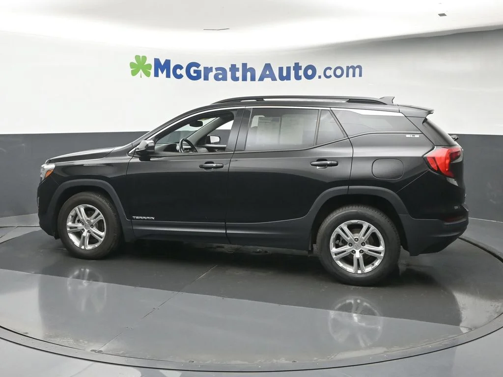 Used 2020 Black GMC SLE image 23