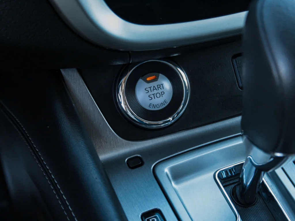 Used 2019 Red Nissan S image 17
