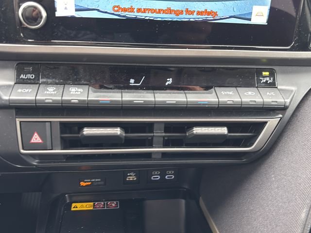 2025 Toyota Camry LE - Photo 27