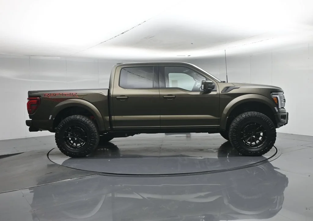 New 2026 Shelter Green Ford Raptor image 29