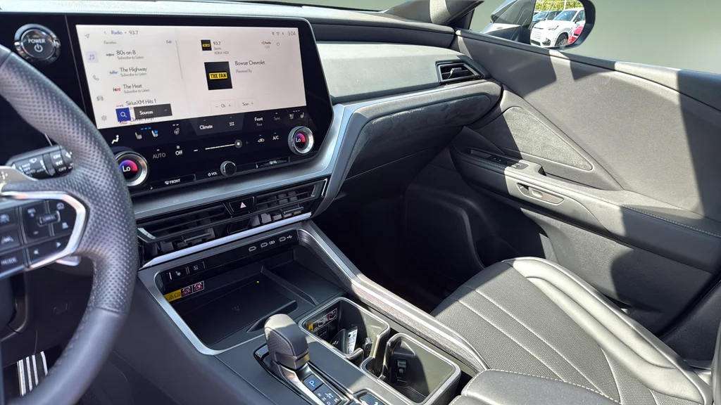 Used 2026  Lexus 500h F SPORT Performance Premium image 33