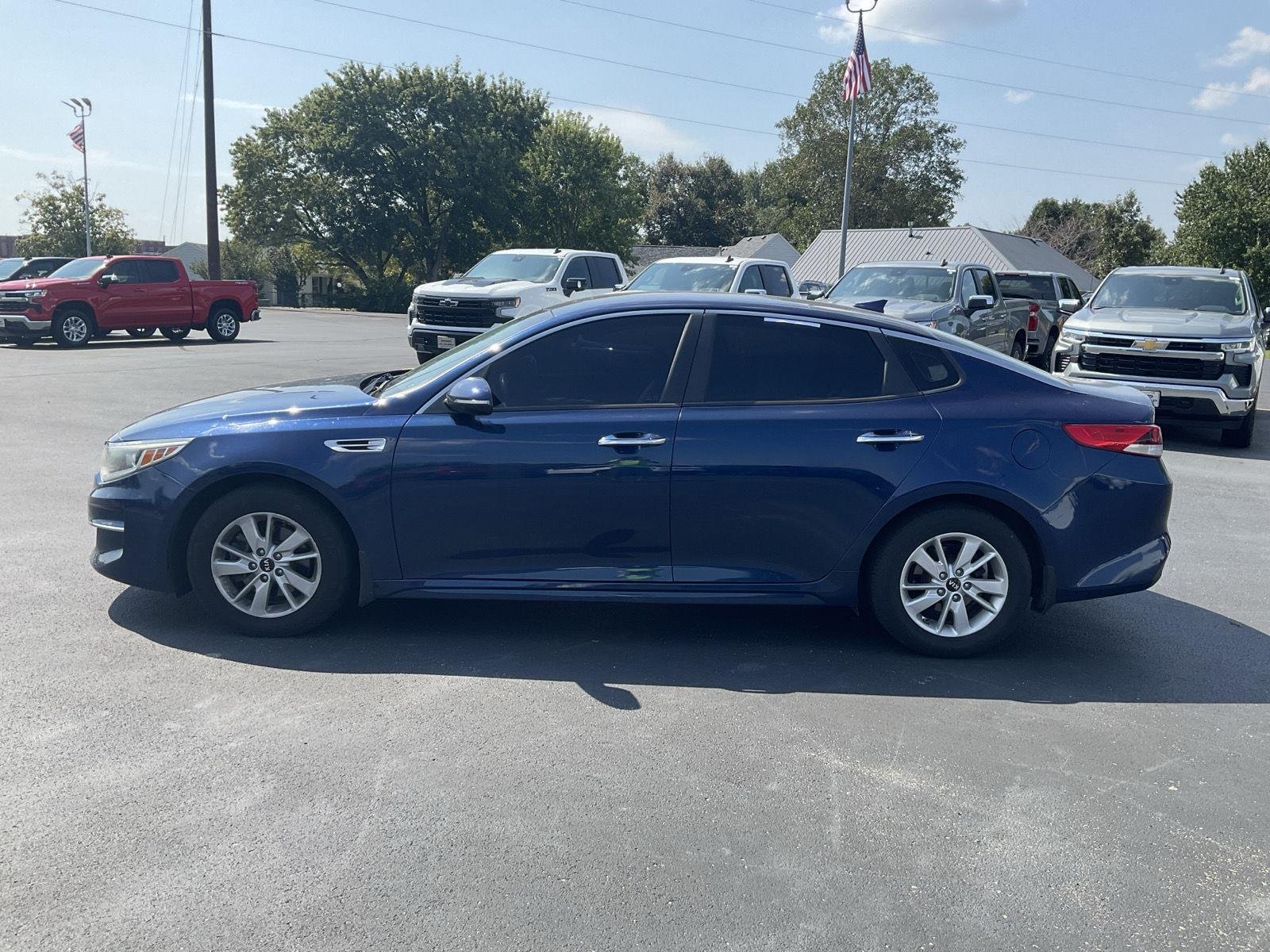 Used 2017 Horizon Blue Kia LX image 4