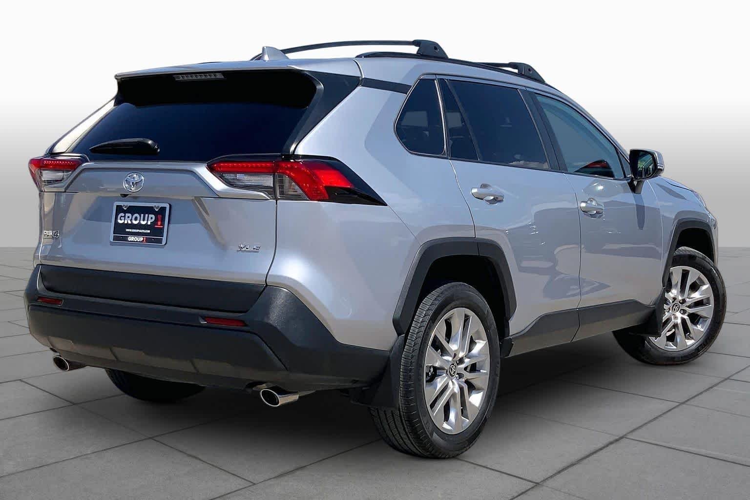 Used 2024 Silver Sky Metallic Toyota XLE Premium image 13