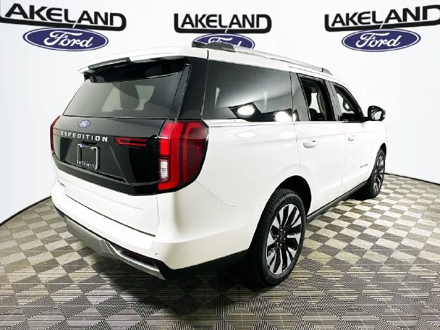 New 2026 White Ford Platinum image 3