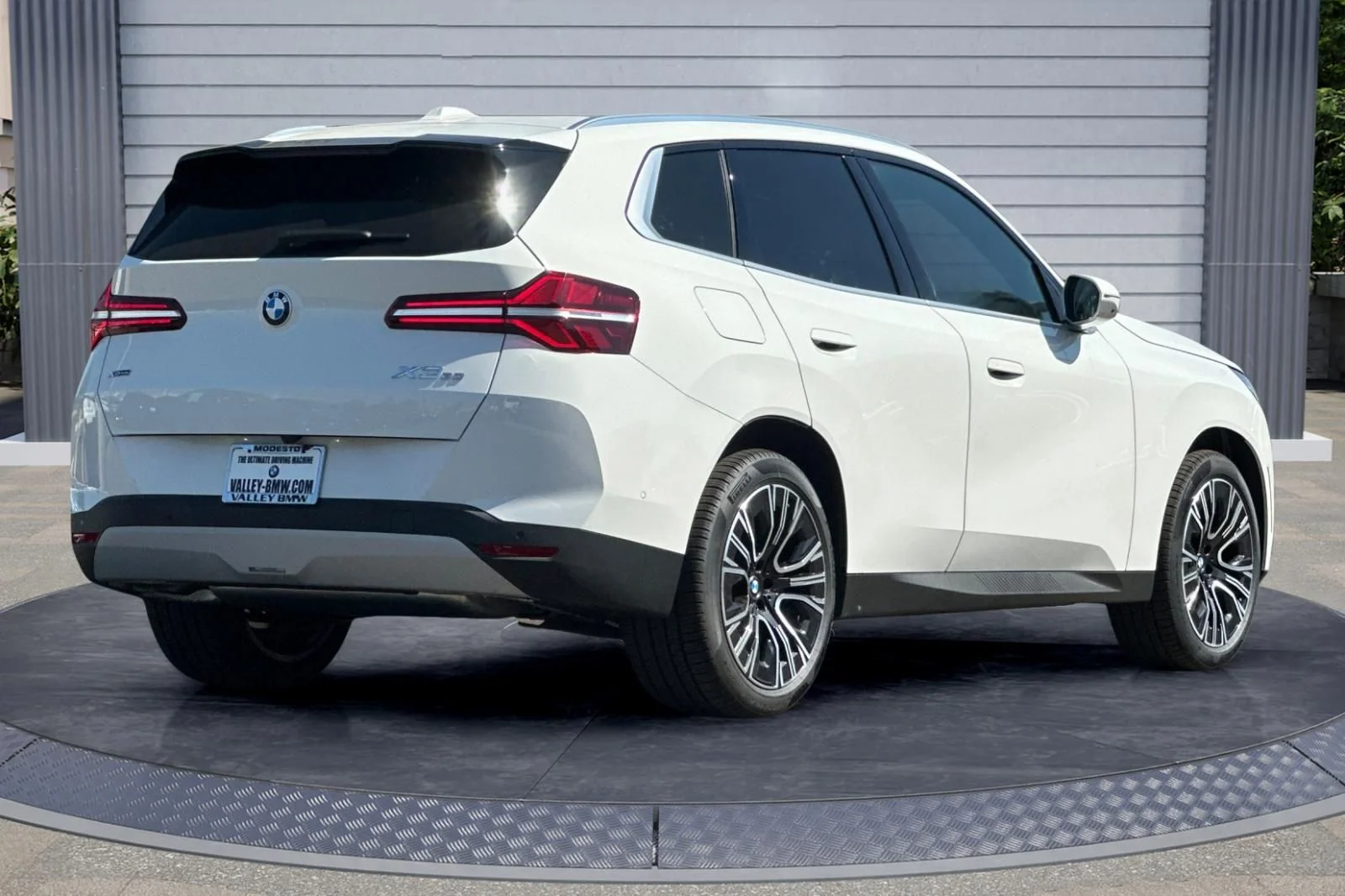New 2026 Alpine White BMW 30 xDrive image 4