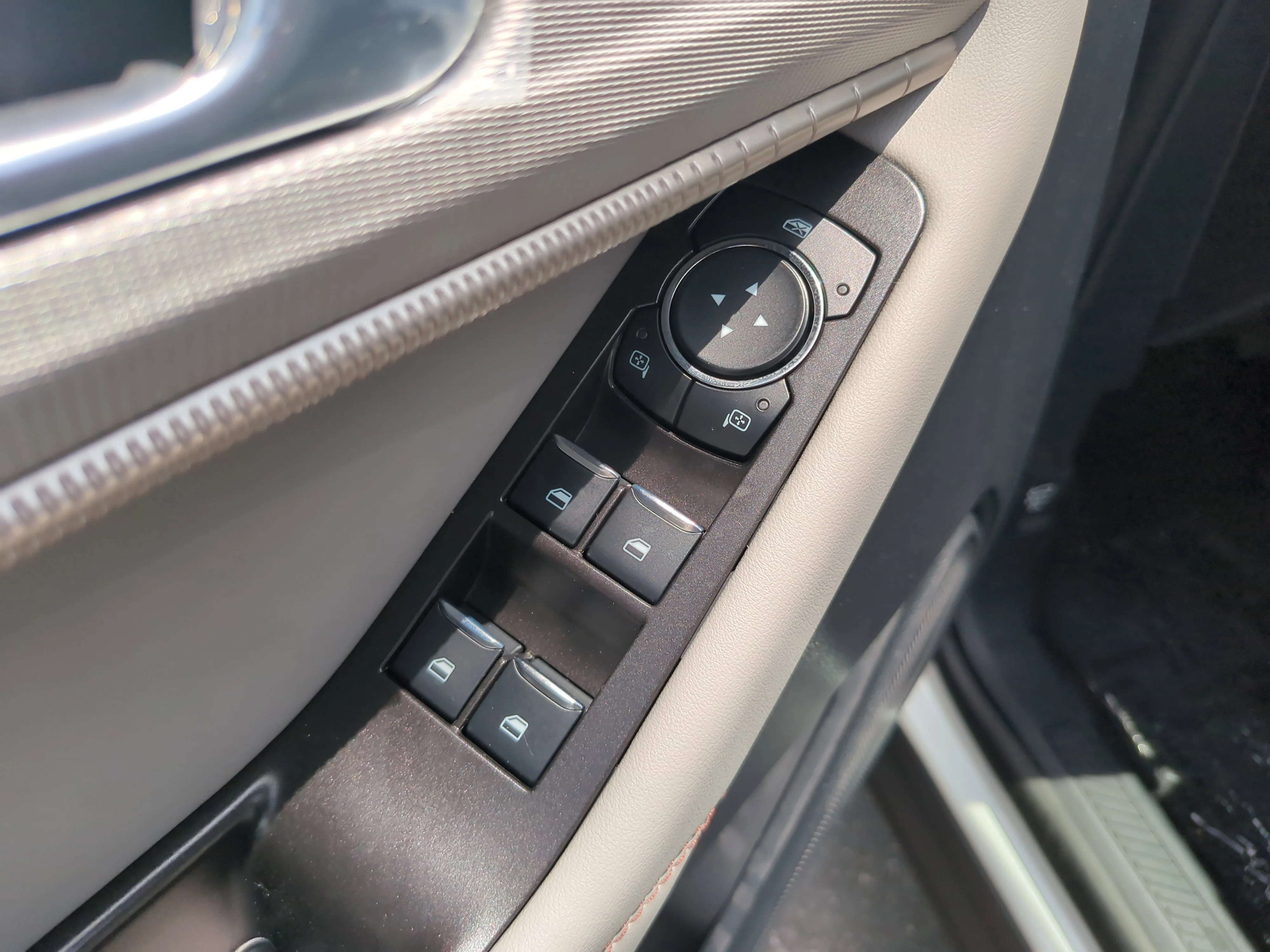 New 2026 Star White Metallic Tri-Coat Ford Active image 18