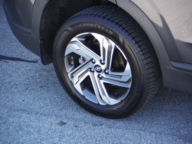 Used 2023 Gray Hyundai SE image 3