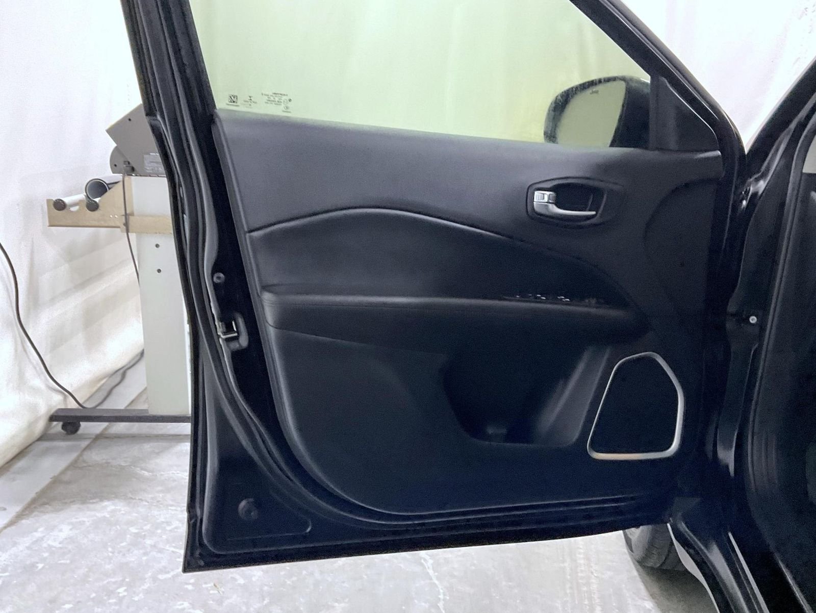 Used 2021 Black Jeep Latitude image 10