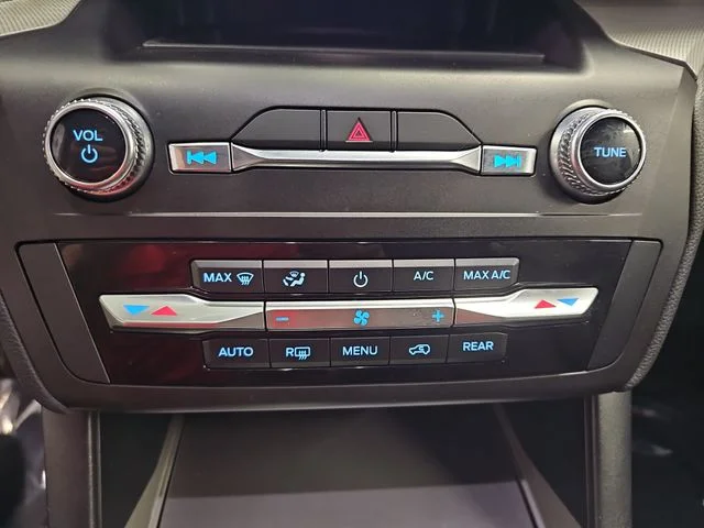 Used 2020 Gray Ford XLT image 25