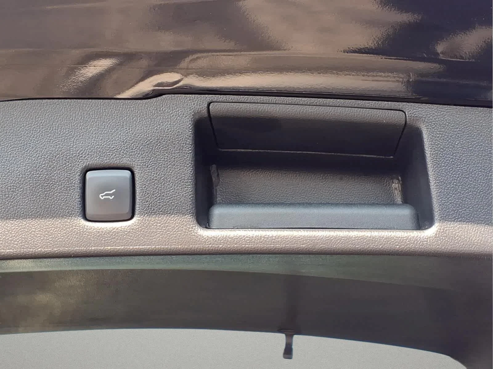 Used 2025 Agate Black Metallic Ford ST-Line Select image 9