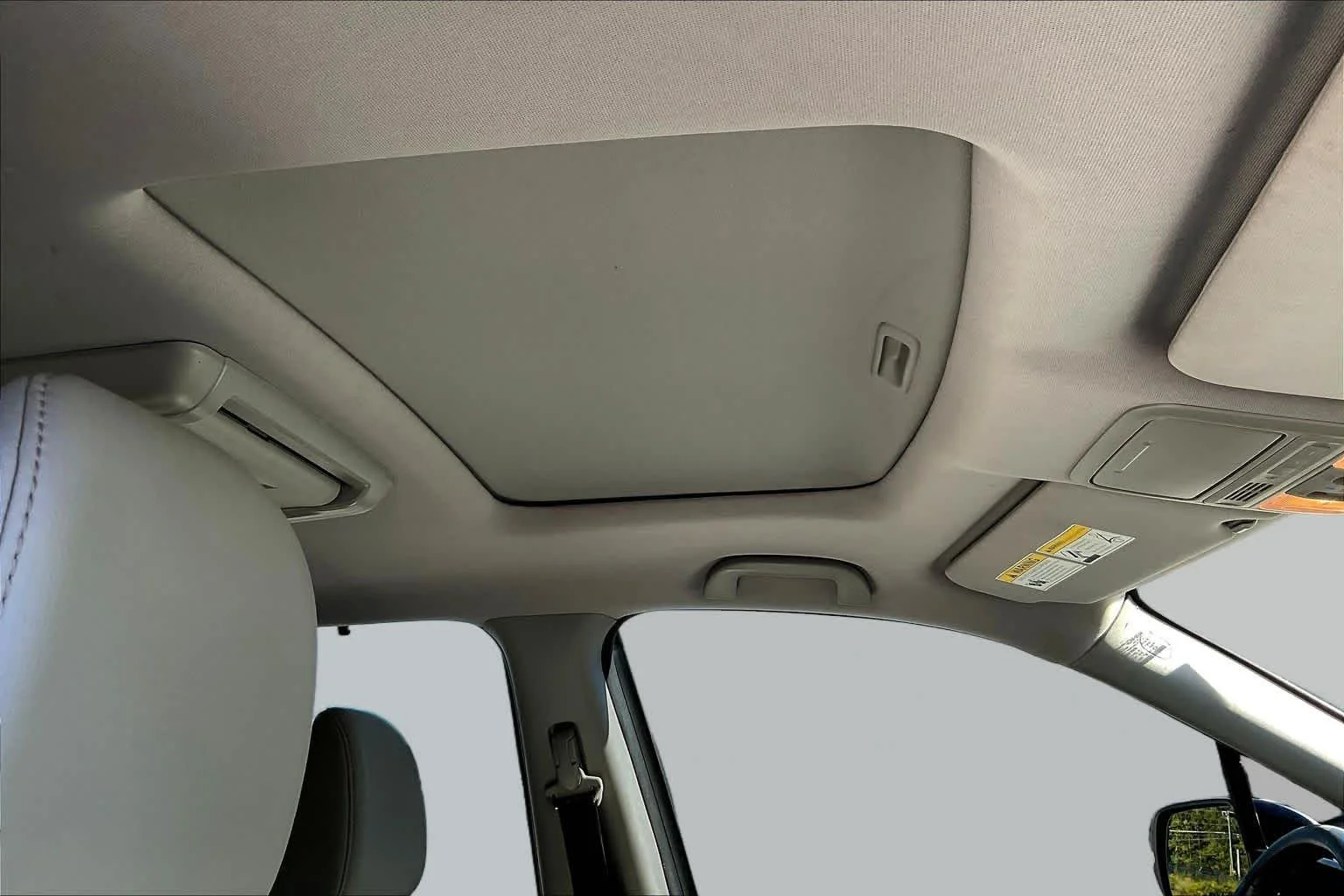 Used 2017 Lunar Silver Metallic Honda Touring image 13
