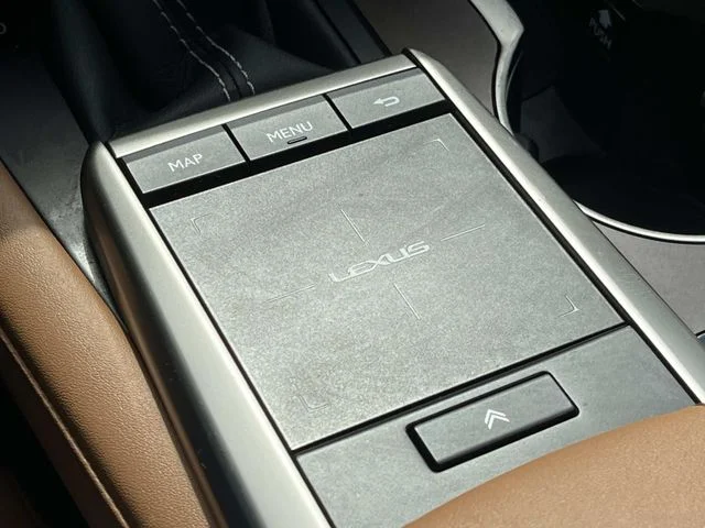 Used 2022 White Lexus 350 image 39