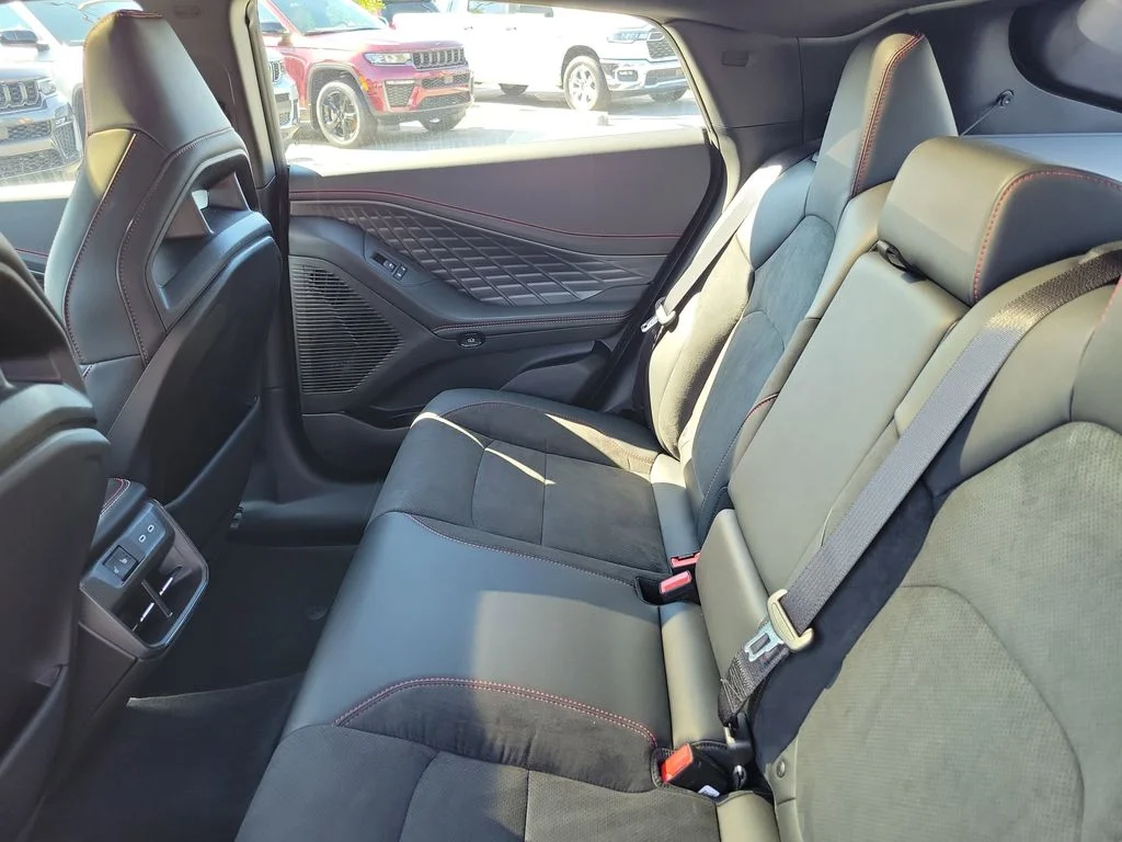 New 2026 White Knuckle Exterior Paint Dodge R/T Plus image 25