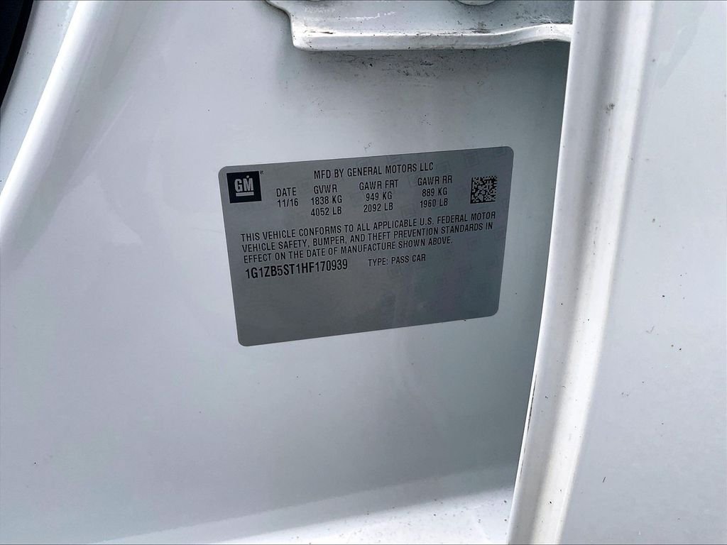 Used 2017 White Chevrolet LS image 34