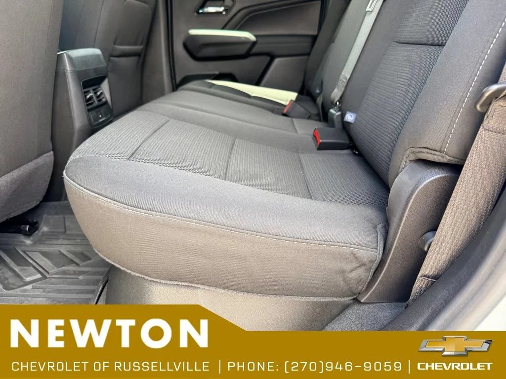 Used 2024 Summit White GMC Elevation image 19