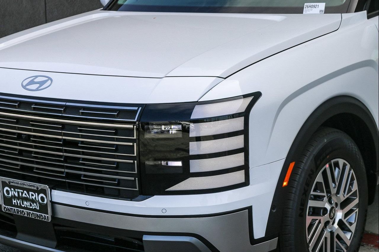 New 2026 White Hyundai SEL Premium image 5