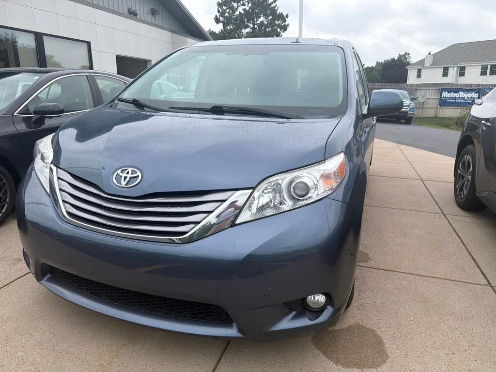 Used 2016 Blue Toyota XLE image 6