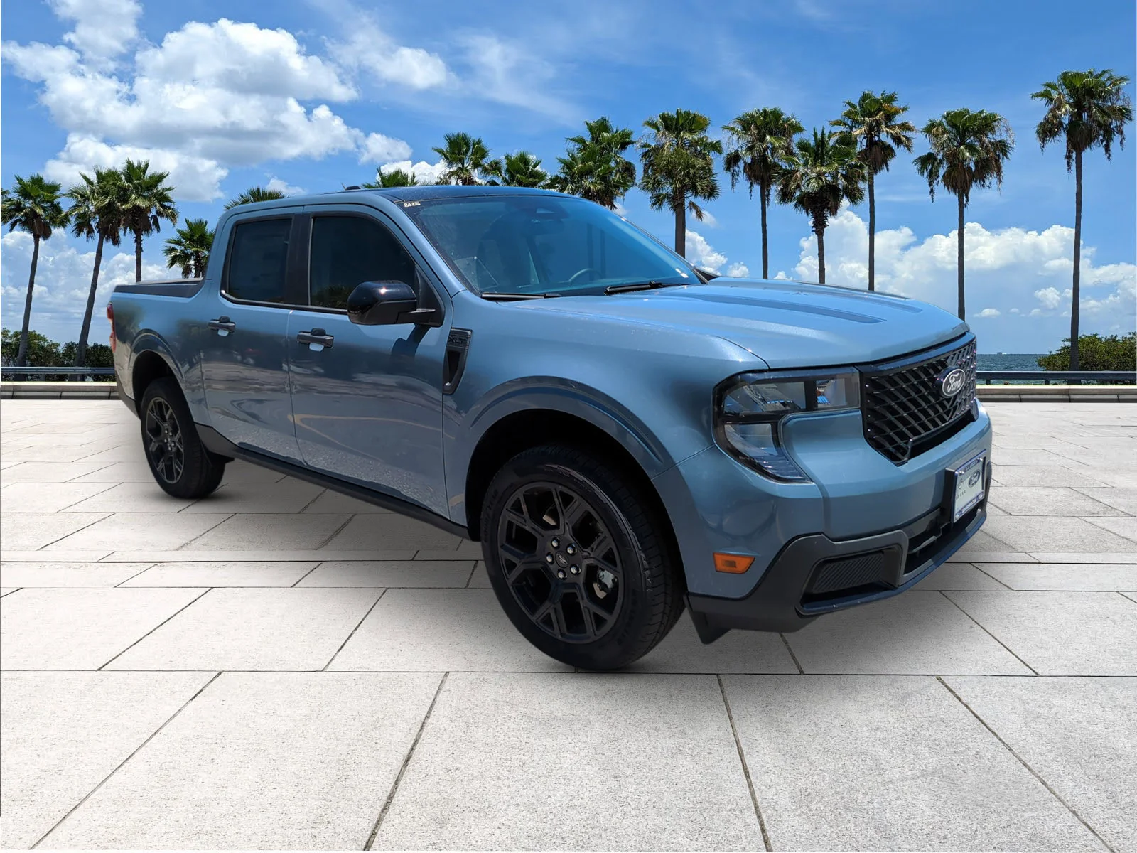 New 2025 Azure Gray Metallic Tri-Coat Ford XLT image 2