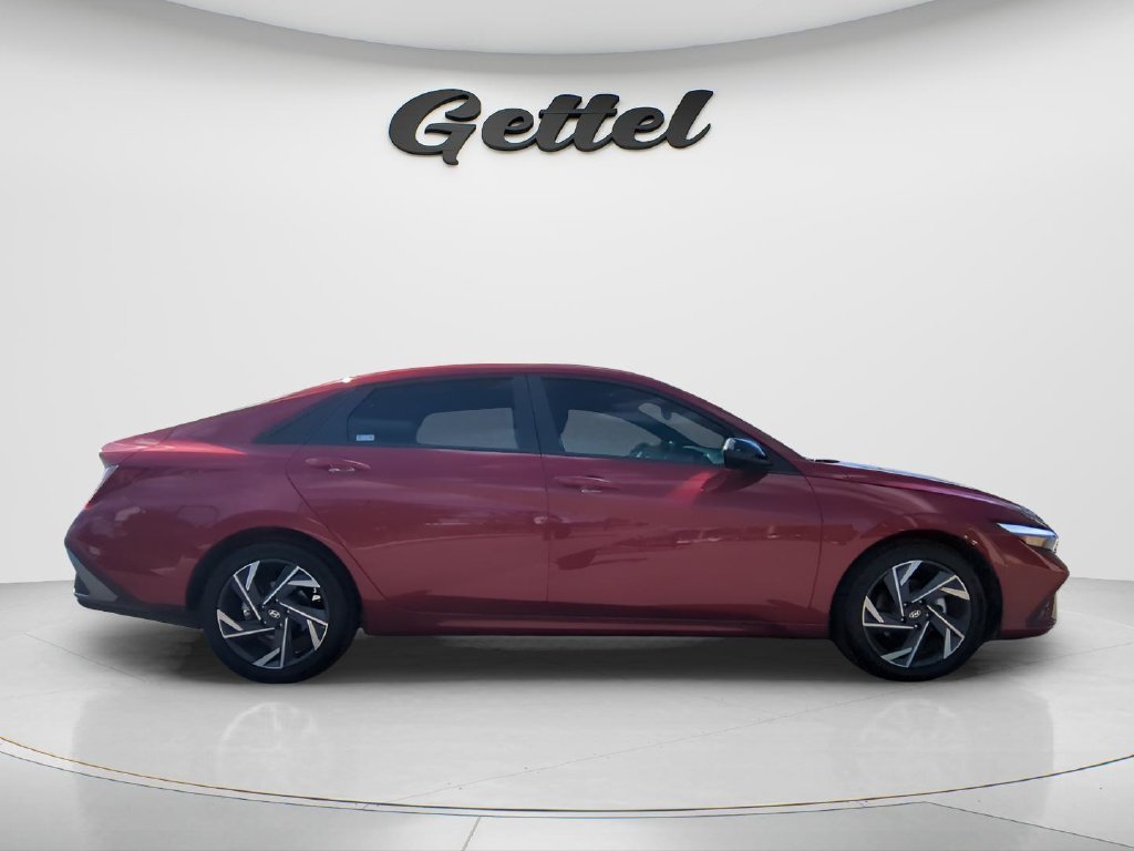 Certified Used 2025 Red Hyundai SEL Sport image 4