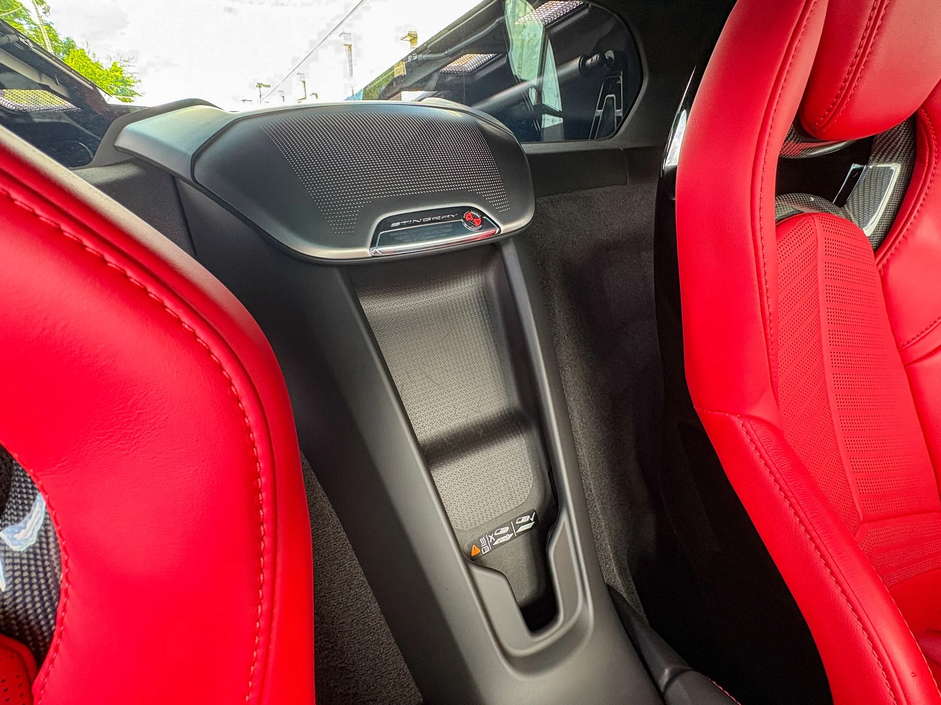 Used 2024 White Chevrolet Stingray image 31