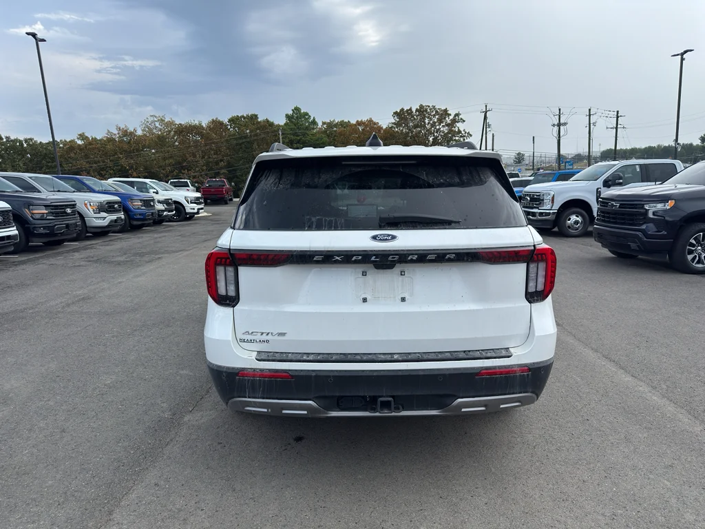 Certified Used 2025 Star White Ford Active image 6