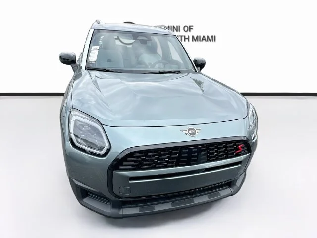 New 2027 Green MINI Signature Plus image 2