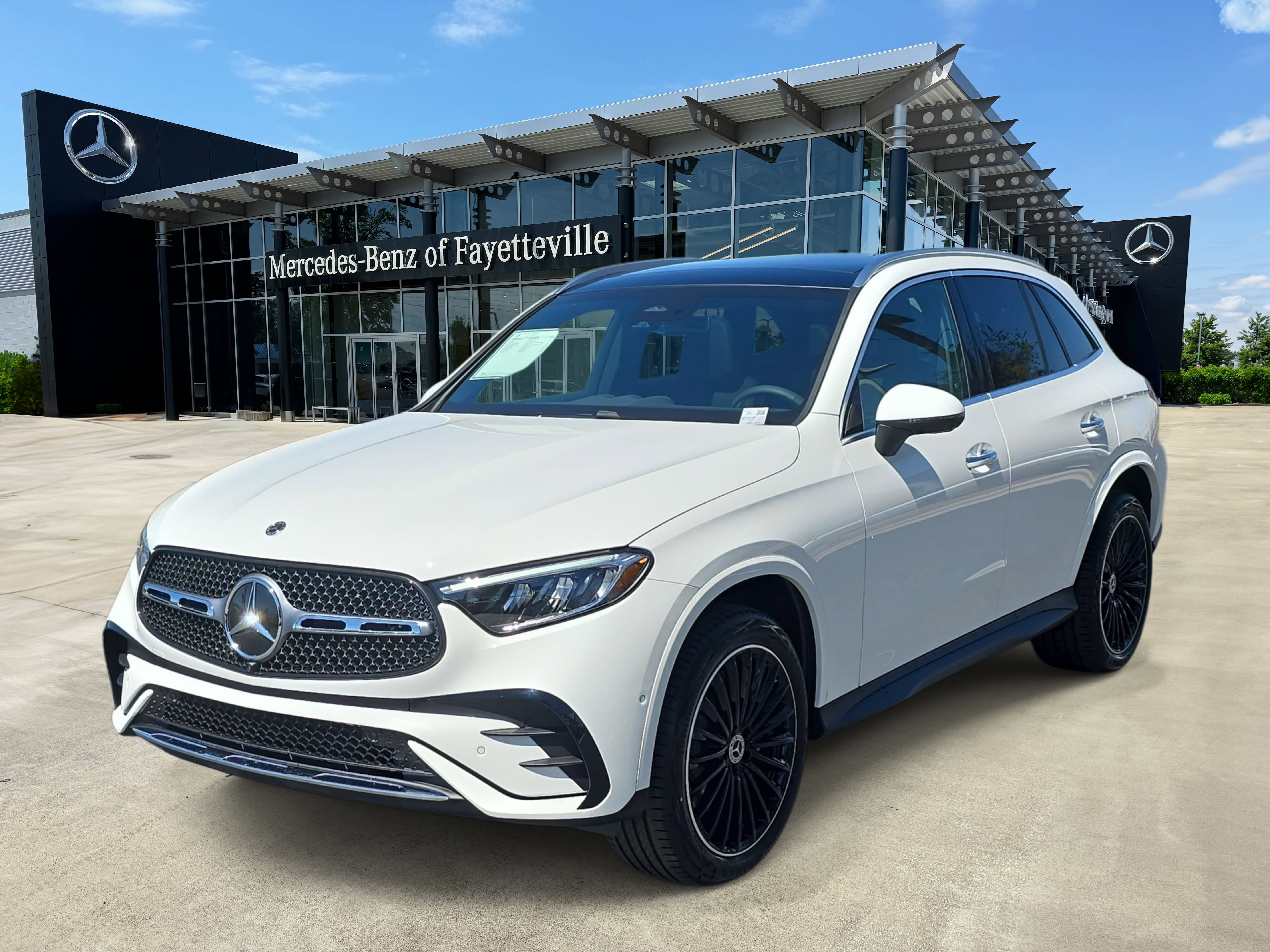 New 2026 Polar White Mercedes-Benz GLC300 image 1